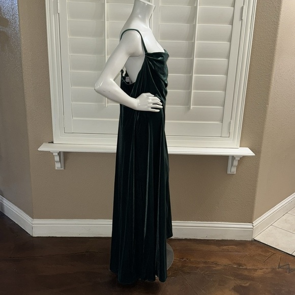 BIRDY GREY Ash Dress Velvet Emerald - Picture 5 of 11
